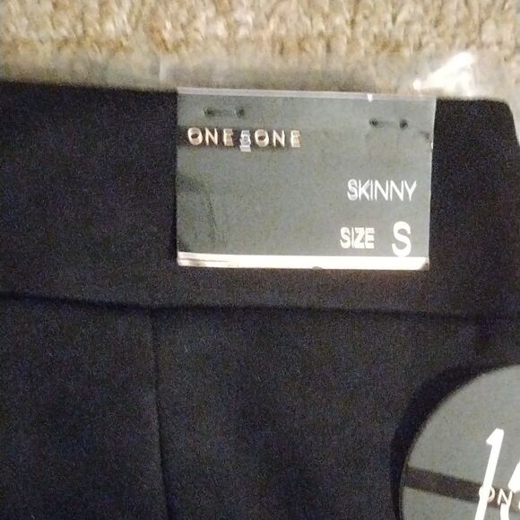 Francesca Kylie Faux leather leggings, nwt - Picture 8 of 8